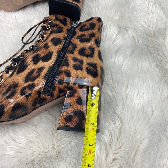 New! SCHUTZ Kika Leopard print Patent Leather Lace up boots booties 5 block heel - Picture 5 of 8